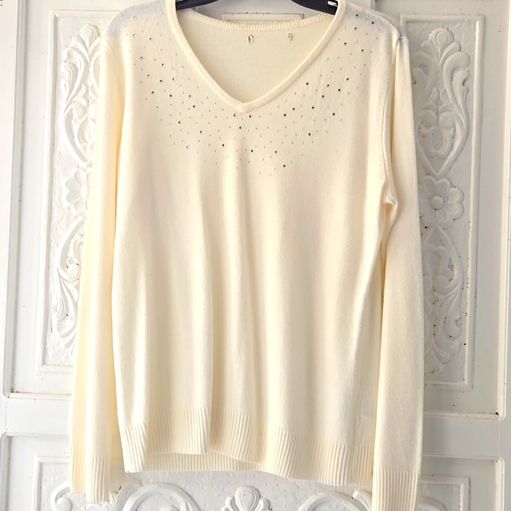 Charter Club V Neck Light Sweater Large